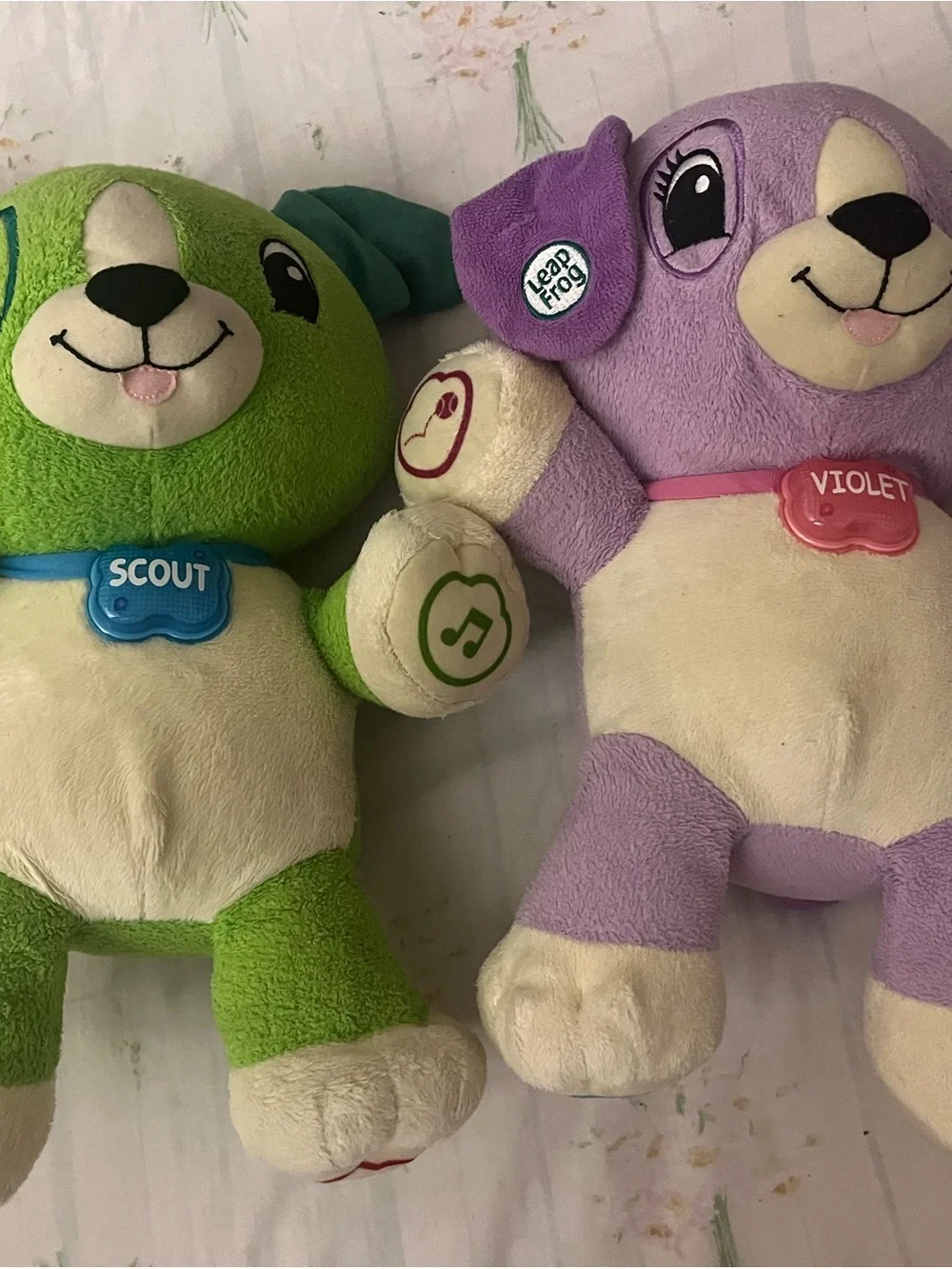 Leap Frog My Pals Scout & Violet Plush Talking Puppies - Green and Purple